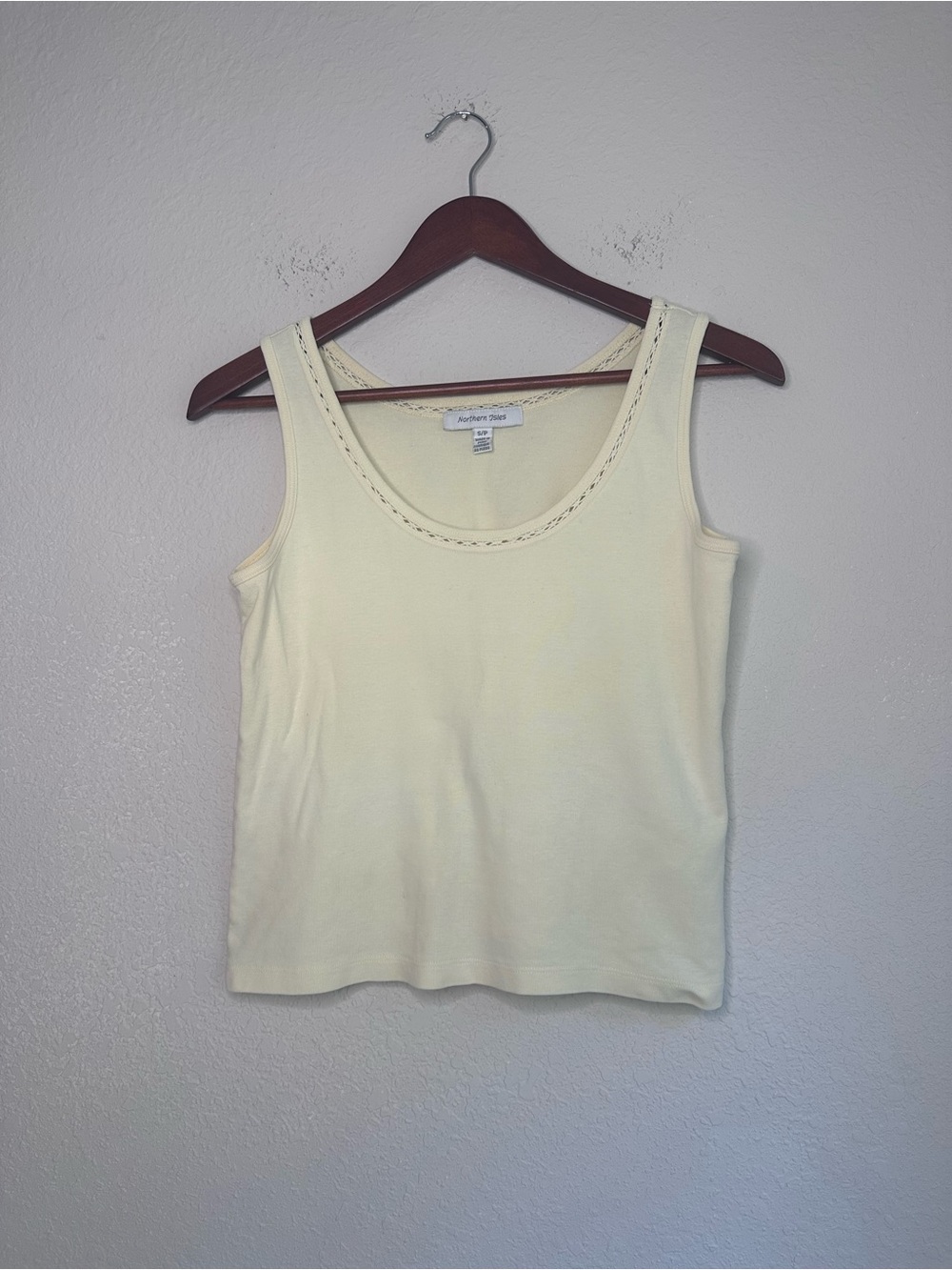 Northern Isles Light Yellow Scoop Neck Cotton Tank Size Small Petite